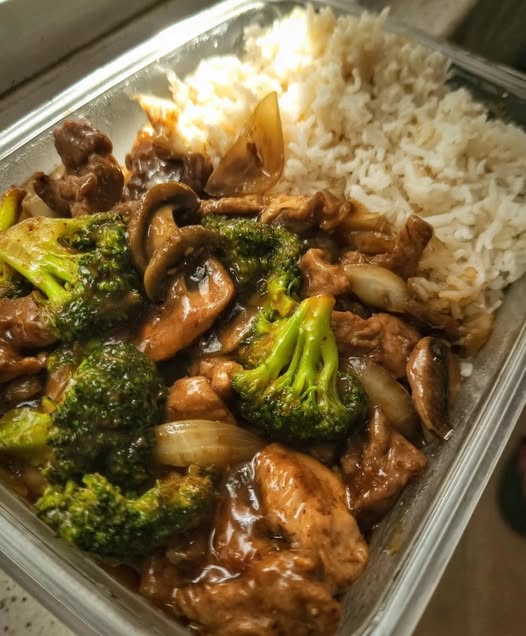 Beef & Chicken Broccoli Rice Bowl Recipe - Recipe Image
